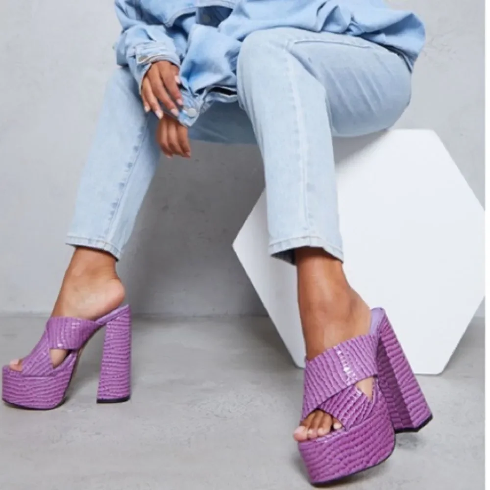 PrettyLittleThings Lilac Cross‎ Over Strap Platform Block Heeled Shoe NWT IN PKG